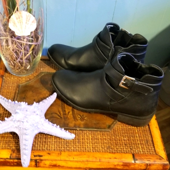 Time and Tru Shoes - 🌻FINAL PRICE🌻 TIME AND TRUE BOOTS